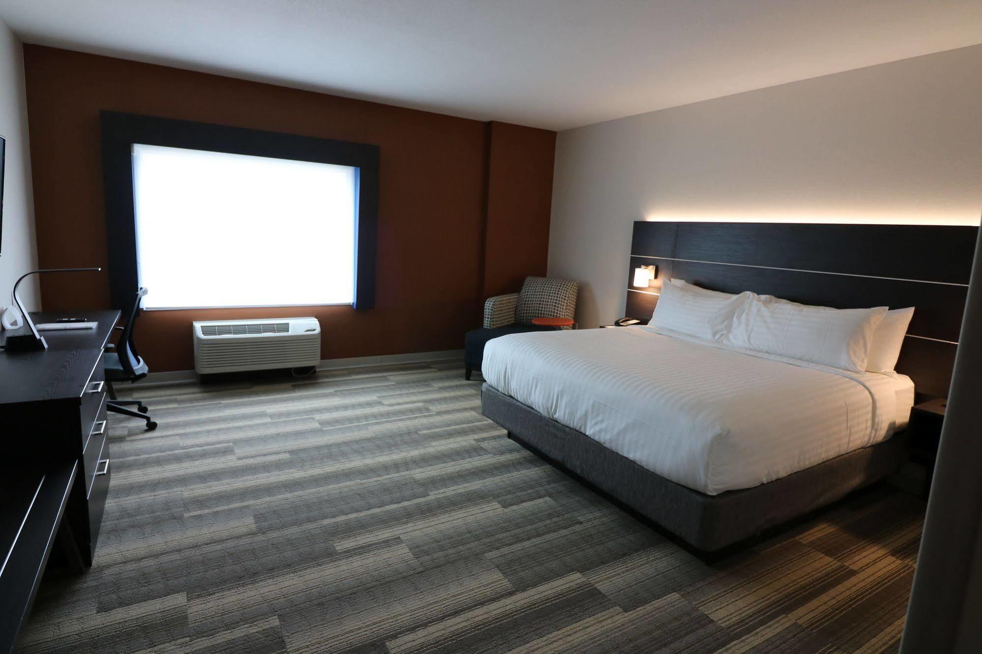 Holiday Inn Express & Suites - Coffeyville By Ihg Eksteriør bilde