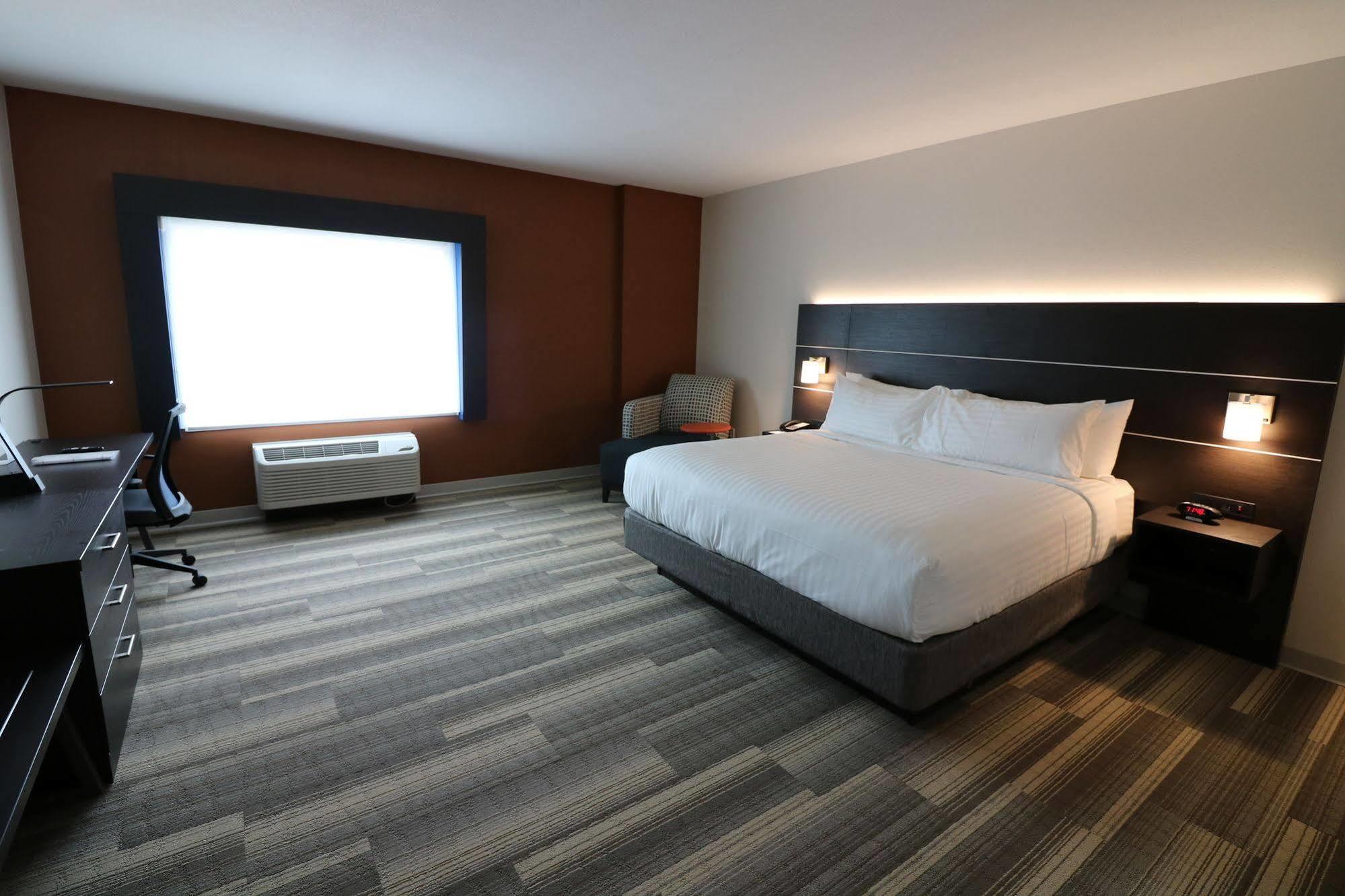 Holiday Inn Express & Suites - Coffeyville By Ihg Eksteriør bilde